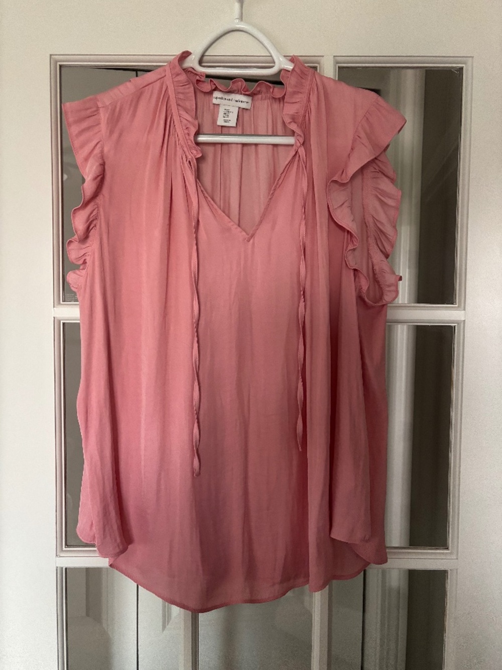 Cupcake & Cashmere mauve blouse with ruffled capped sleeves.  Large.